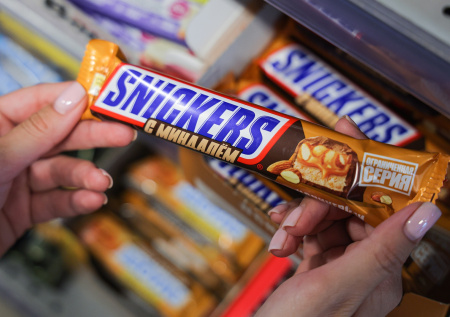 Русские сникерсы в Лондоне: как батончики из РФ попали в Британию