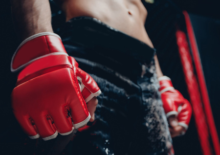 Дагестанский боец ММА четыре часа калечил связанную подругу