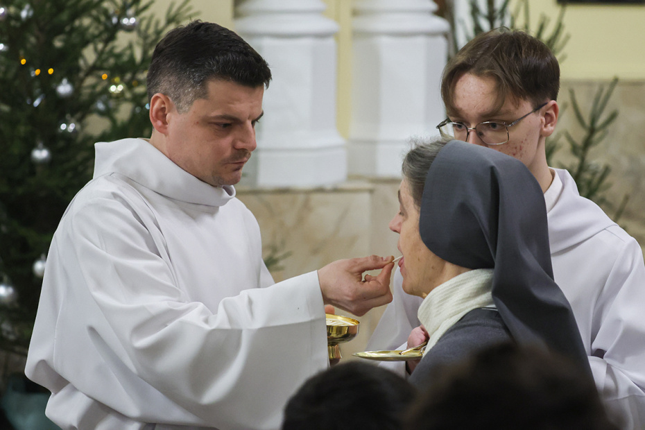 Ночная месса в честь праздника Рождества Христова в крупнейшем в России римско-католическом соборе Непорочного зачатия Пресвятой Девы Марии в Москве