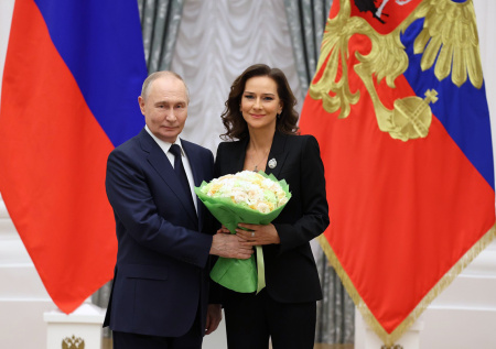 Члены Совета директоров «Русской Медиагруппы» получили награды от Путина