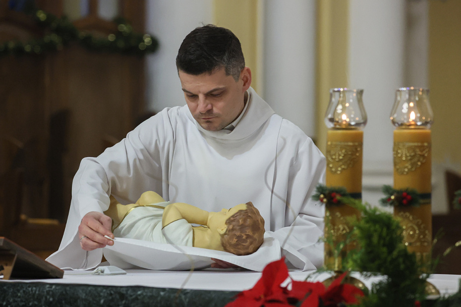Ночная месса в честь праздника Рождества Христова в крупнейшем в России римско-католическом соборе Непорочного зачатия Пресвятой Девы Марии в Москве