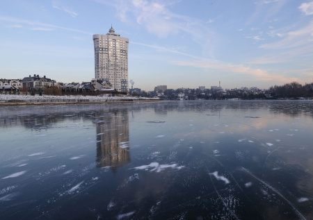 Врач рассказал, как помочь человеку, провалившемуся под лед