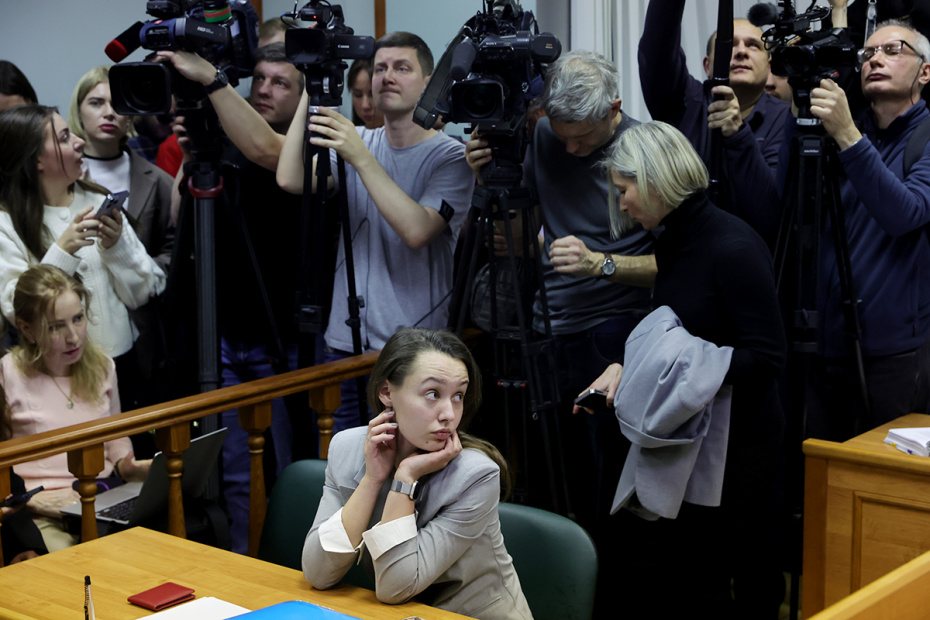 Адвокат певицы Ларисы Долиной Мария Пухова на рассмотрении иска о выселении Долиной из квартиры в Московском городском суде