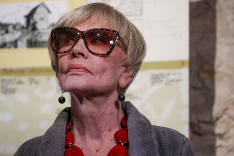 Вера Алентова