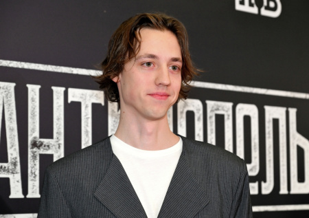 Арзамасова, победа в шоу, мнение об СВО: как живет актер Алексей Лукин