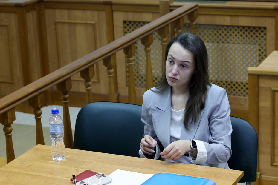 Адвокат певицы Ларисы Долиной Мария Пухова на рассмотрении иска о выселении Долиной из квартиры в Московском городском суде