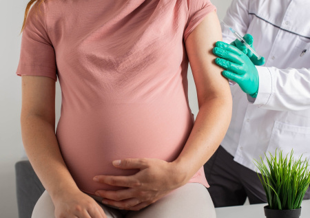 История с родившей в Чили женой депутата получила продолжение