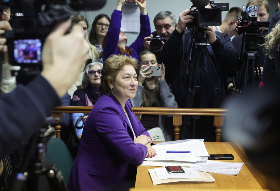 Адвокат покупательницы квартиры певицы Ларисы Долиной Полины Лурье Светлана Свириденко на рассмотрении иска о выселении Долиной из квартиры в Московском городском суде