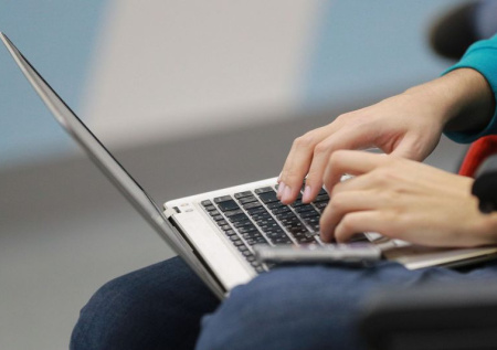 Рекламные доходы пиратских видеосервисов резко сократились