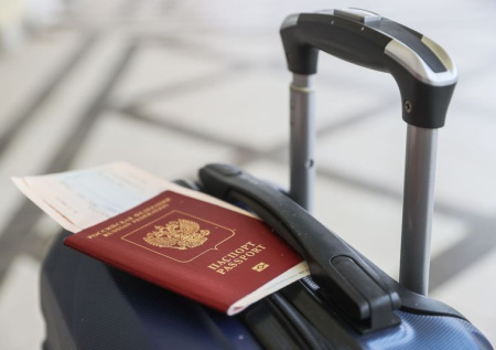 Десятая страна ЕС закрывает въезд для одной категории россиян