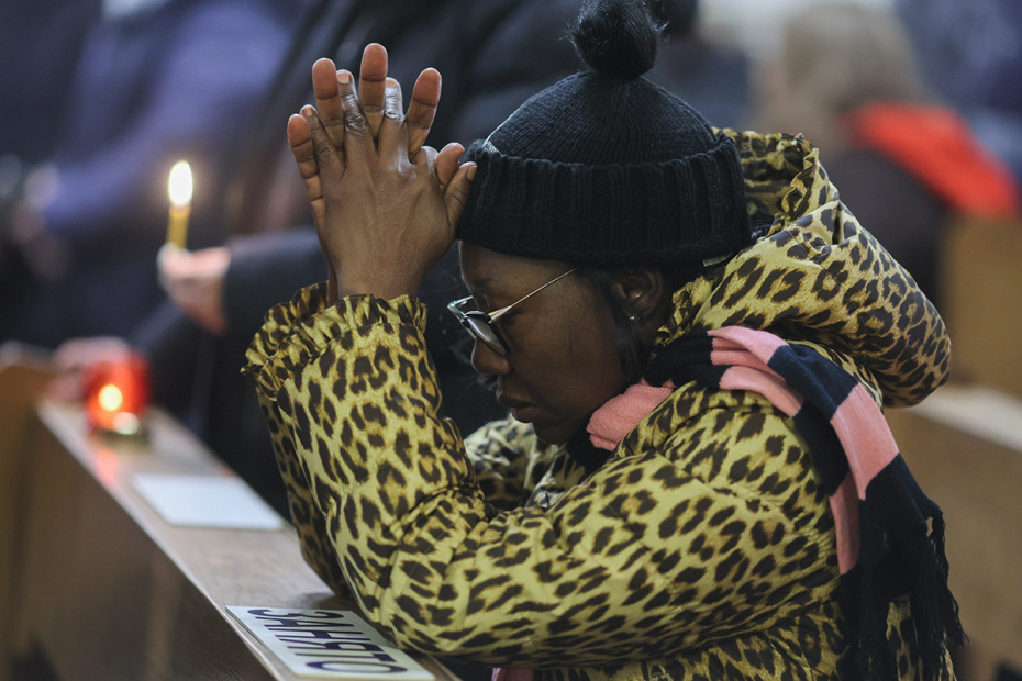 Ночная месса в честь праздника Рождества Христова в крупнейшем в России римско-католическом соборе Непорочного зачатия Пресвятой Девы Марии в Москве