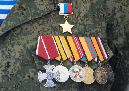 Правительство расширит меры поддержки ветеранов СВО и их сопровождающих