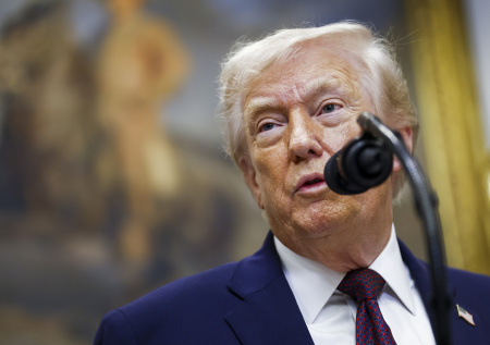 «Неудачники снова за свое»: Трамп пообещал демократам последнее Рождество