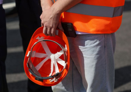 Прокуратура помогла уволившимся строителям получить свыше 300 тыс. рублей