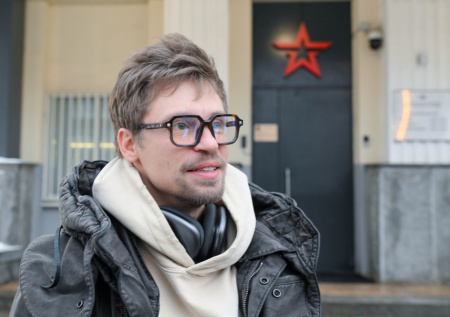 Женитьба, алименты, служба по контракту: как живет актер Александр Головин