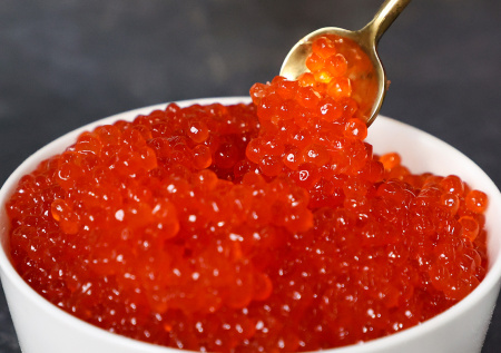 Врач объяснила, сколько красной икры можно съесть в день