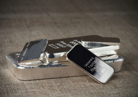 Стоимость фьючерса на серебро достигла исторического максимума