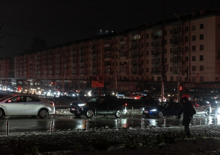 Киев начал погружаться во тьму на фоне взрывов