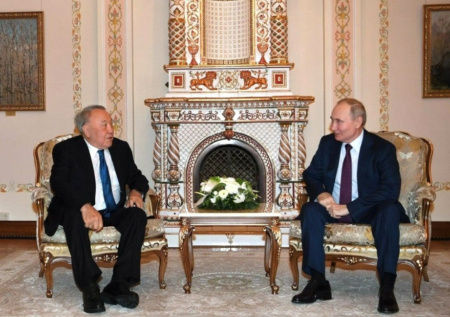 Путин встретился в Кремле с экс-президентом Казахстана Назарбаевым