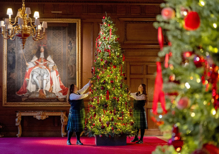 Роскошь и богатство: как украсили дворцы мировых лидеров к Рождеству