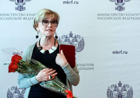 Коллега Алентовой по сцене опубликовала архивные фото с актрисой