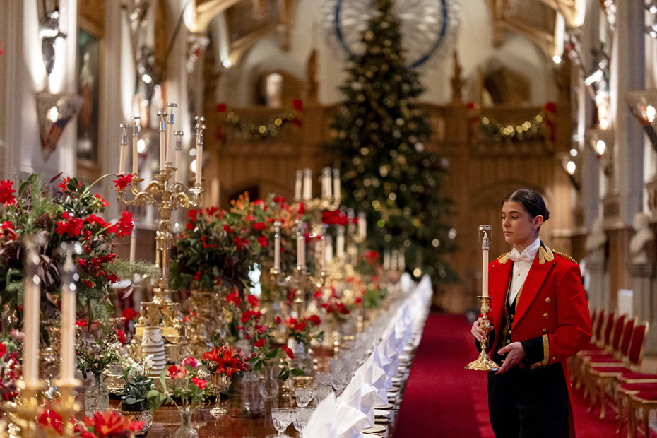 Виндзорский замок британских монархов в Англии. Новогодние украшения по случаю визита президента Германии Франка-Вальтера Штайнмайера с супругой