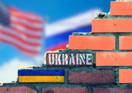 Американист оценил возможность вмешательства ЕС в переговоры США и Украины