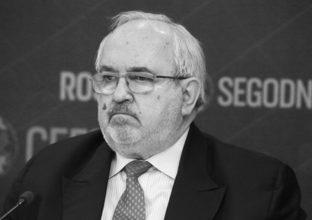 Скончался бывший российский посол Петр Стегний