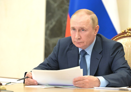 Российским чиновникам сообщили приятную новость