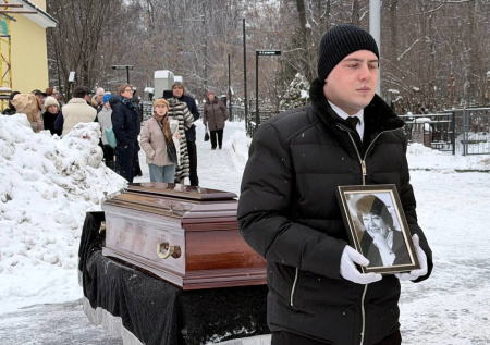 В Москве простились с основательницей РЕН ТВ Лесневской: кадры церемонии