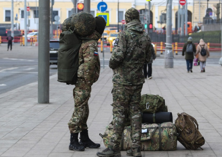 Добровольцам СВО «накинут» стаж для пенсии за выслугу лет: что известно