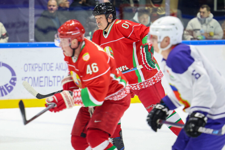 Хоккейный матч против команды Брестской области