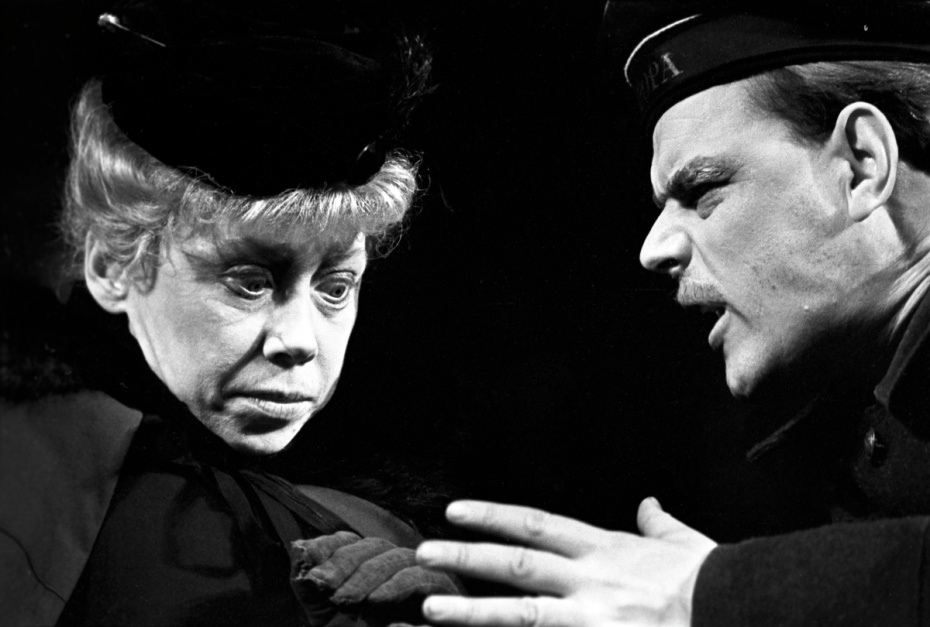 Евгения Ханаева в фильме «Кремлевские куранты»