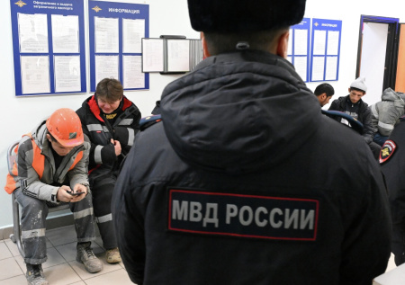 После рейда в Подмосковье из России выдворят 20 мигрантов