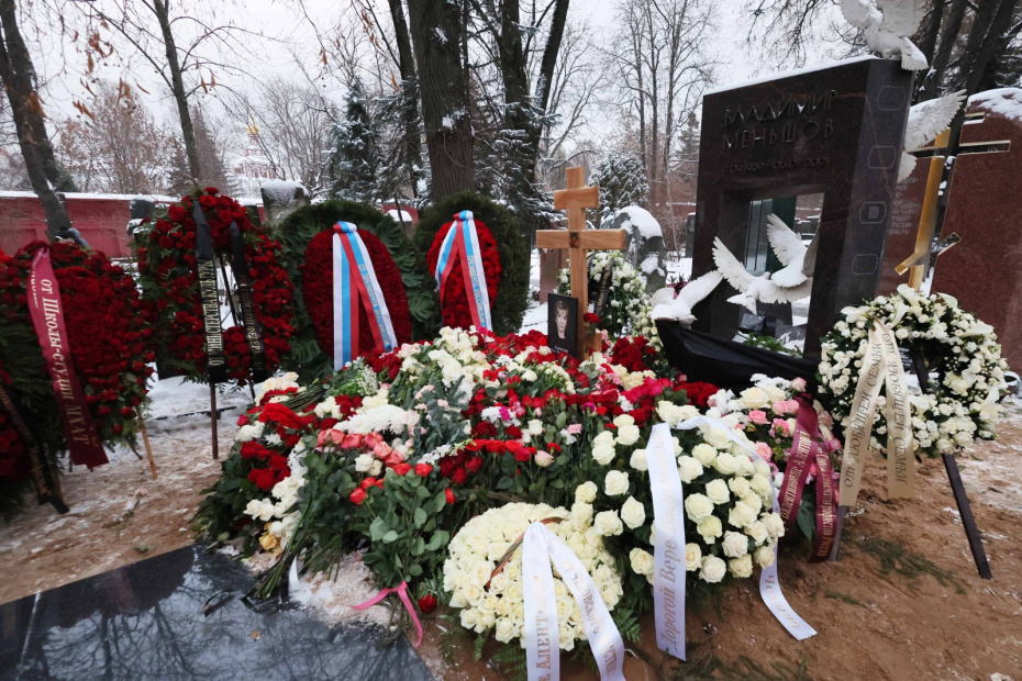 Могила Веры Алентовой