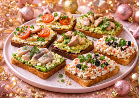 Подборка лучших бутербродов на новогодний стол: все, что нужно к напиткам
