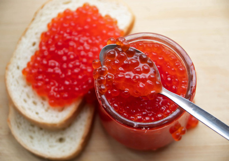 «Капризный продукт»: раскрыто, почему лучше не замораживать красную икру