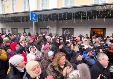 Веру Алентову проводили в последний путь необычайно долгими аплодисментами