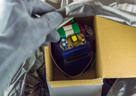 Взрывчатку под машиной обнаружили в автосервисе Красного Луча в ЛНР