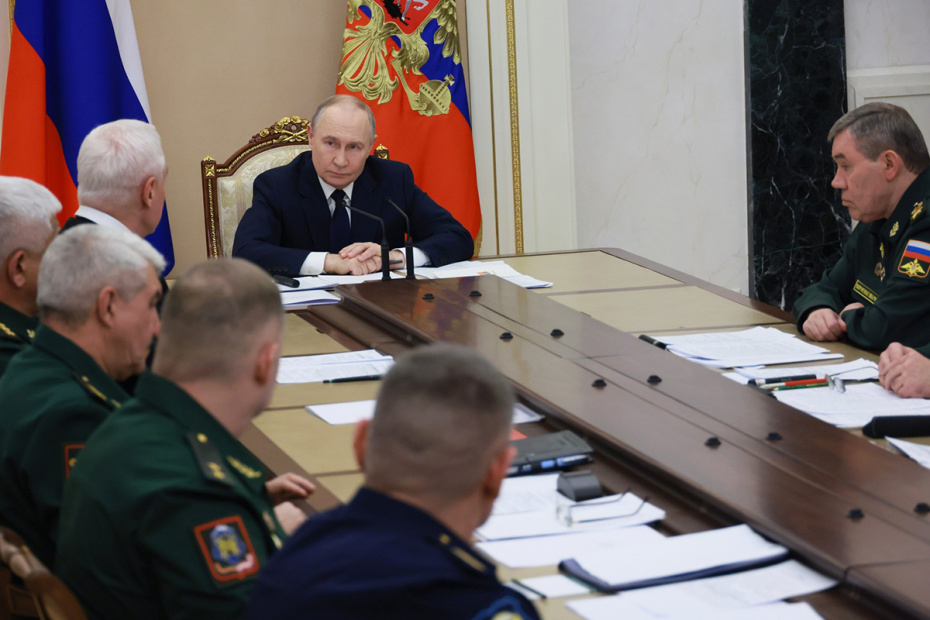 Владимир Путин проводит совещание по ситуации в зоне СВО