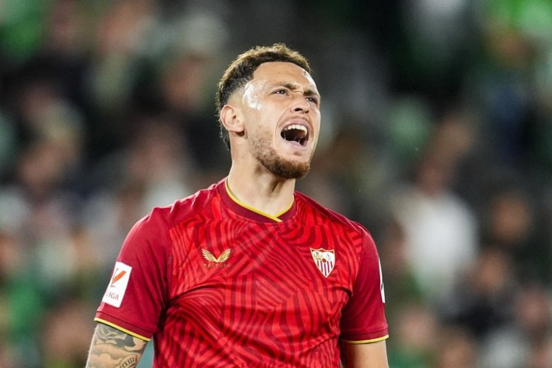 Лукас Окампос