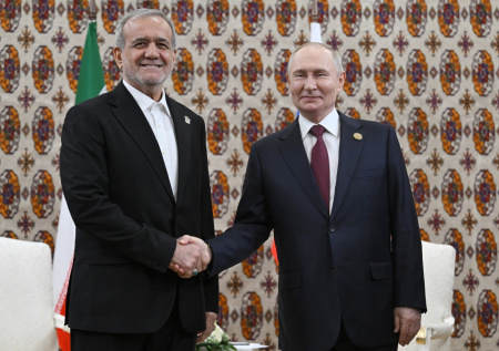 Путин и Пезешкиан обсудили двусторонние отношения России и Ирана