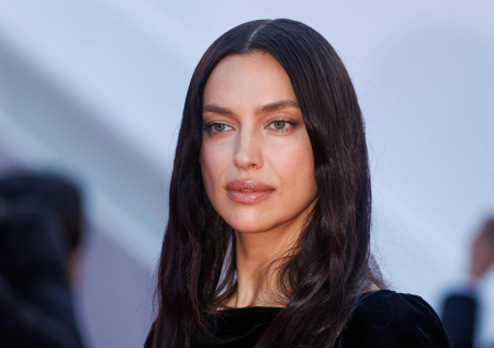 Роман с Уэстом, дочь от Купера, «отмена» из-за Z: неожиданные факты о Шейк