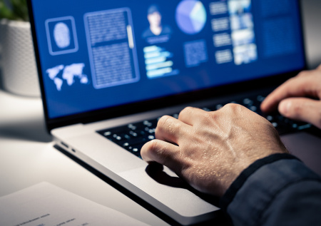 МВД определило, какие данные войдут в цифровое досье каждого мигранта