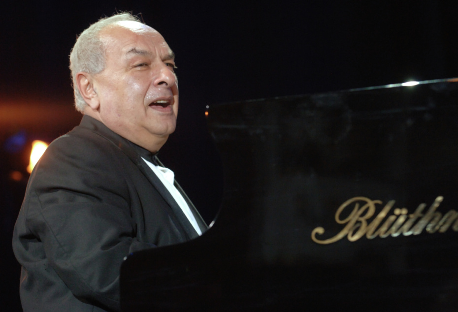 Пианист и композитор Левон Оганезов