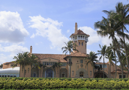 Воздушное сообщение ограничили в районе резиденции Трампа во Флориде