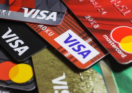 В НСПК рассказали, когда выведут из оборота карты Visa и Mastercard