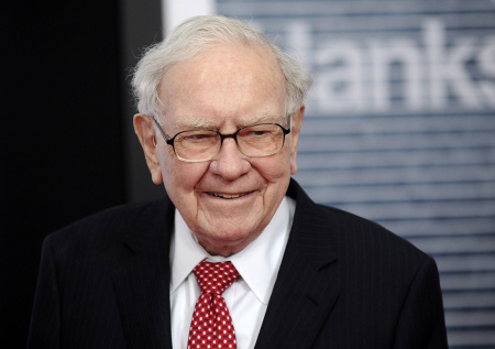 Уоррен Баффетт ушел на покой с поста гендиректора Berkshire Hathaway