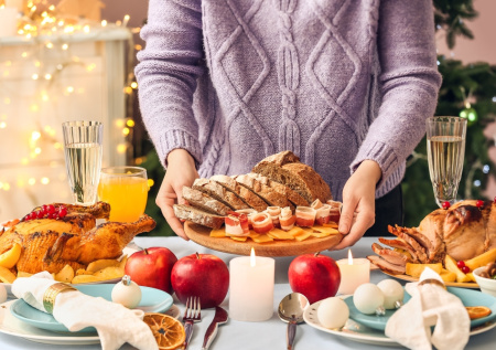 Врач назвала главную ошибку, которую совершают все за новогодним столом