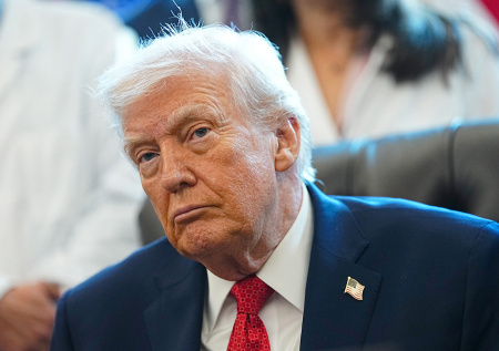 Трамп встретит Новый год на торжественной вечеринке